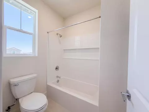Bath - 5699 Kusnick Ave, Tracy, CA 95377 photo 10 of 10