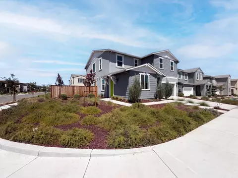 Exterior - 5699 Kusnick Ave, Tracy, CA 95377 photo 5 of 8