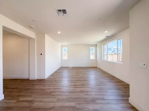 Living - 5699 Kusnick Ave, Tracy, CA 95377 photo 3 of 8