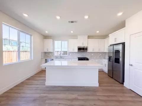 Kitchen - 5699 Kusnick Ave, Tracy, CA 95377 photo 1 of 3