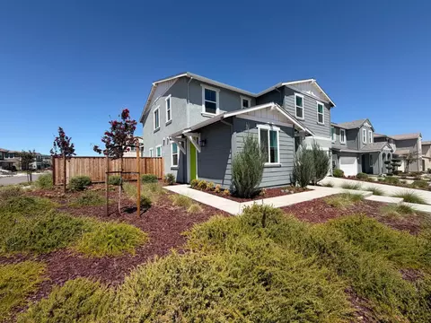 Exterior - 5699 Kusnick Ave, Tracy, CA 95377 photo 6 of 8