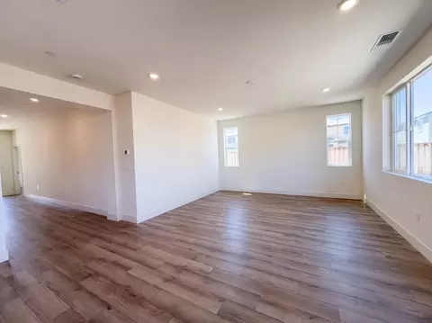 Living - 5699 Kusnick Ave, Tracy, CA 95377 photo 1 of 8