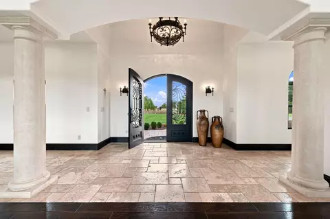 Entry Way - 9250 Orr Rd, Galt, CA 95632 photo 1 of 5