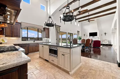 Kitchen - 9250 Orr Rd, Galt, CA 95632 photo 10 of 10