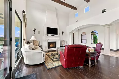Living - 9250 Orr Rd, Galt, CA 95632 photo 5 of 6