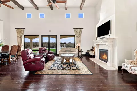 Living - 9250 Orr Rd, Galt, CA 95632 photo 2 of 6