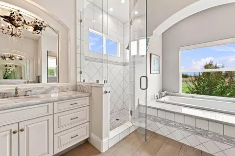 Bath - 9250 Orr Rd, Galt, CA 95632 photo 6 of 9