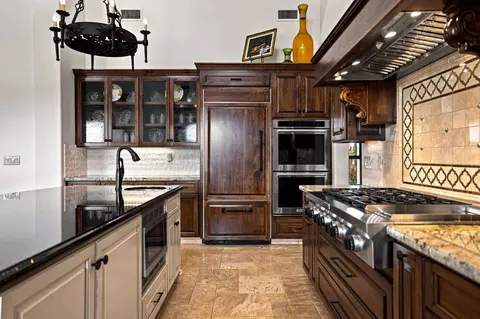 Kitchen - 9250 Orr Rd, Galt, CA 95632 photo 6 of 10