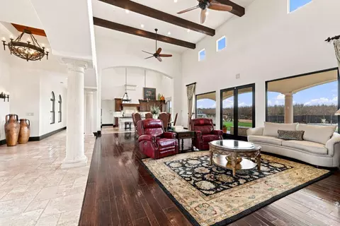 Living - 9250 Orr Rd, Galt, CA 95632 photo 4 of 6