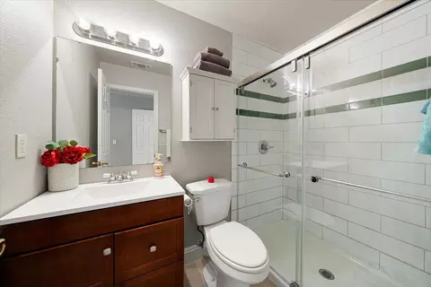 Bath - 5545 Arcadia Ave, Loomis, CA 95650 photo 2 of 2