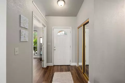 Entry Way - 5545 Arcadia Ave, Loomis, CA 95650 photo 3 of 4