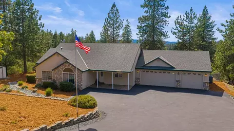 90 Edelweiss Ln, Applegate, CA 95703