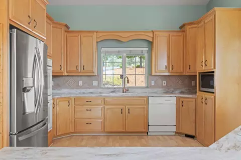 Kitchen - 90 Edelweiss Ln, Applegate, CA 95703 photo 6 of 8