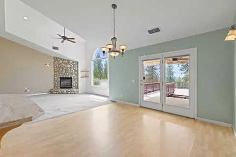 Living - 90 Edelweiss Ln, Applegate, CA 95703 photo 7 of 9