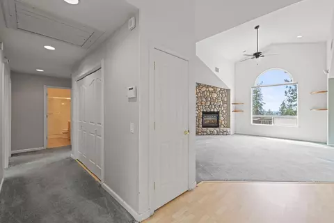 Entry Way - 90 Edelweiss Ln, Applegate, CA 95703 photo 2 of 5