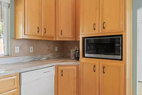 Kitchen - 90 Edelweiss Ln, Applegate, CA 95703 photo 7 of 8