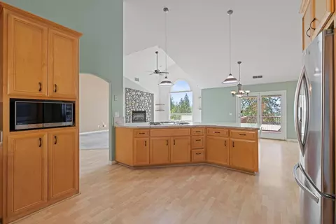 Kitchen - 90 Edelweiss Ln, Applegate, CA 95703 photo 5 of 8
