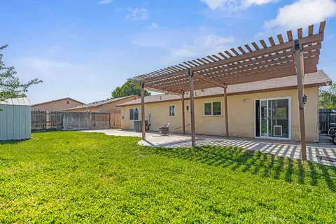 Exterior - 7462 Wren Dr, Winton, CA 95388 photo 5 of 7