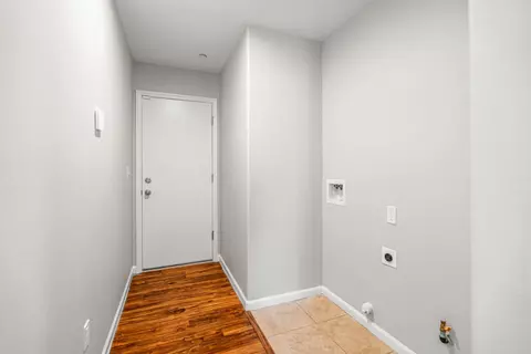 Entry Way - 7462 Wren Dr, Winton, CA 95388 photo 2 of 2