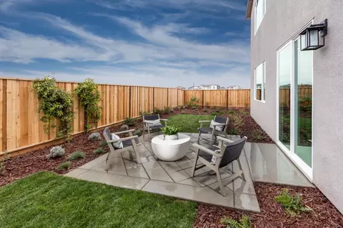 Exterior - 3303 Cascade Dr, Manteca, CA 95337 photo 2 of 3
