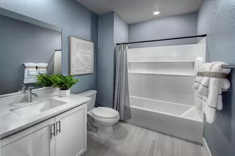 Bath - 3303 Cascade Dr, Manteca, CA 95337 photo 1 of 3
