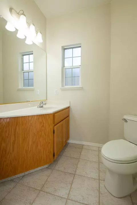 Bath - 1500 Scenic Dr #23, Modesto, CA 95355 photo 6 of 6