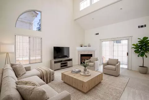 Living - 1500 Scenic Dr #23, Modesto, CA 95355 photo 1 of 11