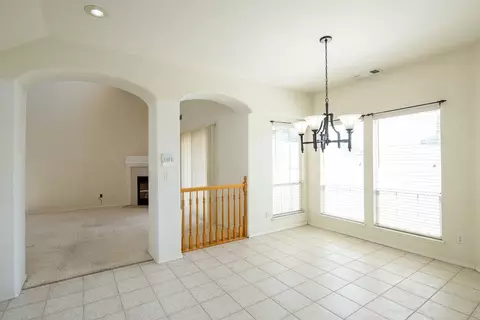 Living - 1500 Scenic Dr #23, Modesto, CA 95355 photo 9 of 11