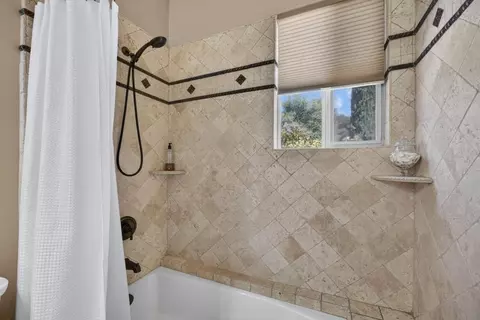 Bath - 2690 Taylor Rd, Penryn, CA 95663 photo 4 of 5
