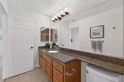 Bath - 157 Raleigh Ct, Hercules, CA 94547 photo 10 of 10
