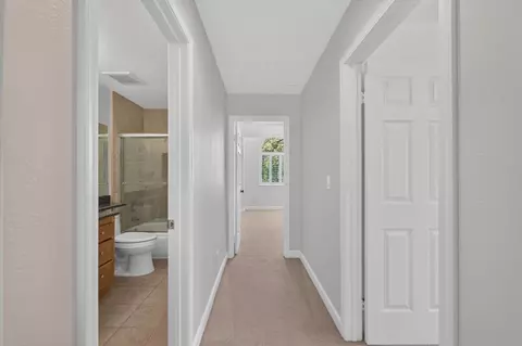 Entry Way - 157 Raleigh Ct, Hercules, CA 94547 photo 9 of 9