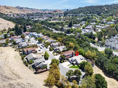 View/Area - 157 Raleigh Ct, Hercules, CA 94547 photo 3 of 4