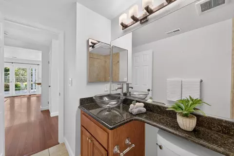 Bath - 157 Raleigh Ct, Hercules, CA 94547 photo 2 of 10