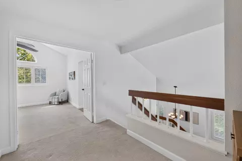 Entry Way - 157 Raleigh Ct, Hercules, CA 94547 photo 6 of 9