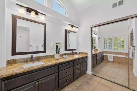 Bath - 157 Raleigh Ct, Hercules, CA 94547 photo 6 of 10