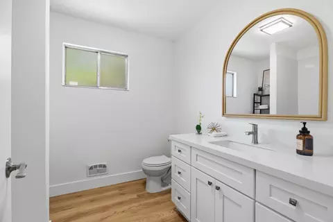 Bath - 1924 Kendall Ave, Modesto, CA 95355 photo 2 of 2
