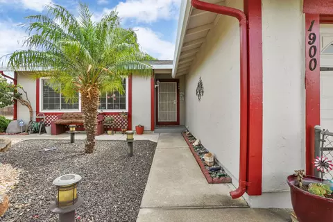Exterior - 1900 Alegre Dr, Tracy, CA 95376 photo 4 of 11