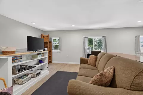 Living - 14 S Rose St, Lodi, CA 95240 photo 9 of 10