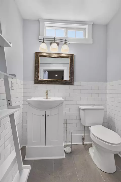 Bath - 14 S Rose St, Lodi, CA 95240 photo 5 of 5