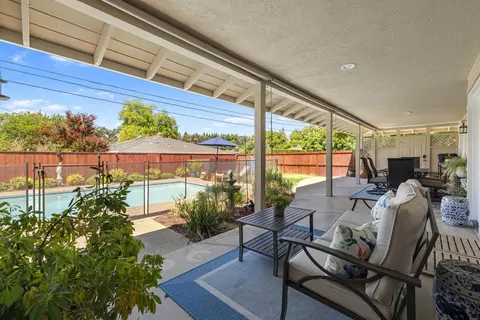 451 Wilhaggin Dr, Sacramento, CA 95864