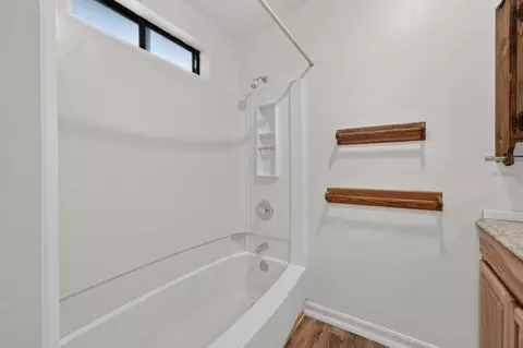 Bath - 2341 Persimmon Ln, Newcastle, CA 95658 photo 3 of 5