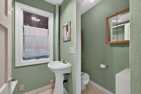 Bath - 2341 Persimmon Ln, Newcastle, CA 95658 photo 4 of 5