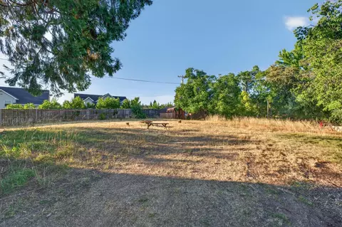 Exterior - 2341 Persimmon Ln, Newcastle, CA 95658 photo 4 of 9