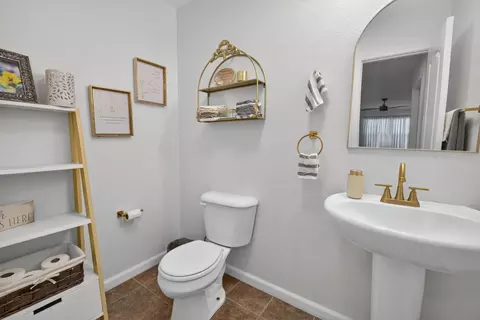 Bath - 3063 Bodie, Merced, CA 95341 photo 1 of 2