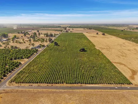 16205 Linn Rd, Lodi, CA 95240 photo 3