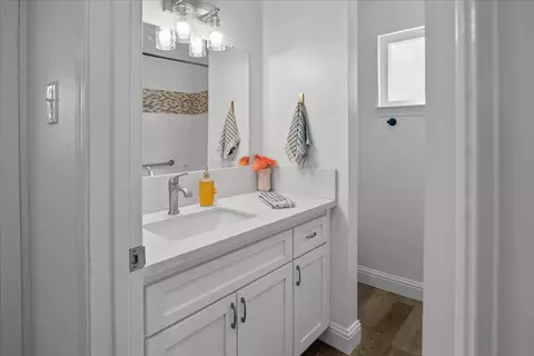Bath - 1820 Serena Ave, Modesto, CA 95355 photo 4 of 5