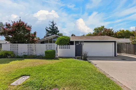 1607 Sierra Gardens Dr, Roseville, CA 95661