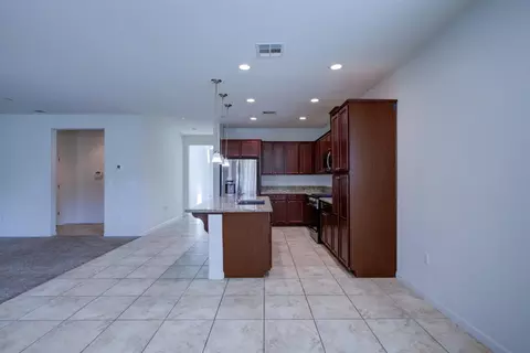 Entry Way - 9666 Cabernet Ct, Patterson, CA 95363 photo 2 of 7