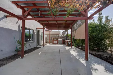 Exterior - 9666 Cabernet Ct, Patterson, CA 95363 photo 2 of 7