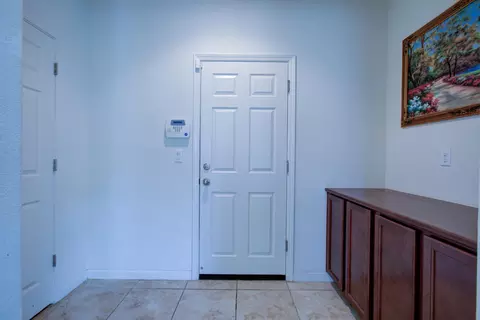 Entry Way - 9666 Cabernet Ct, Patterson, CA 95363 photo 1 of 7